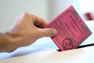 Pesaro - Regionali, quasi 300 neo maggiorenni al voto per la prima volta, 55 gli ultracentenari